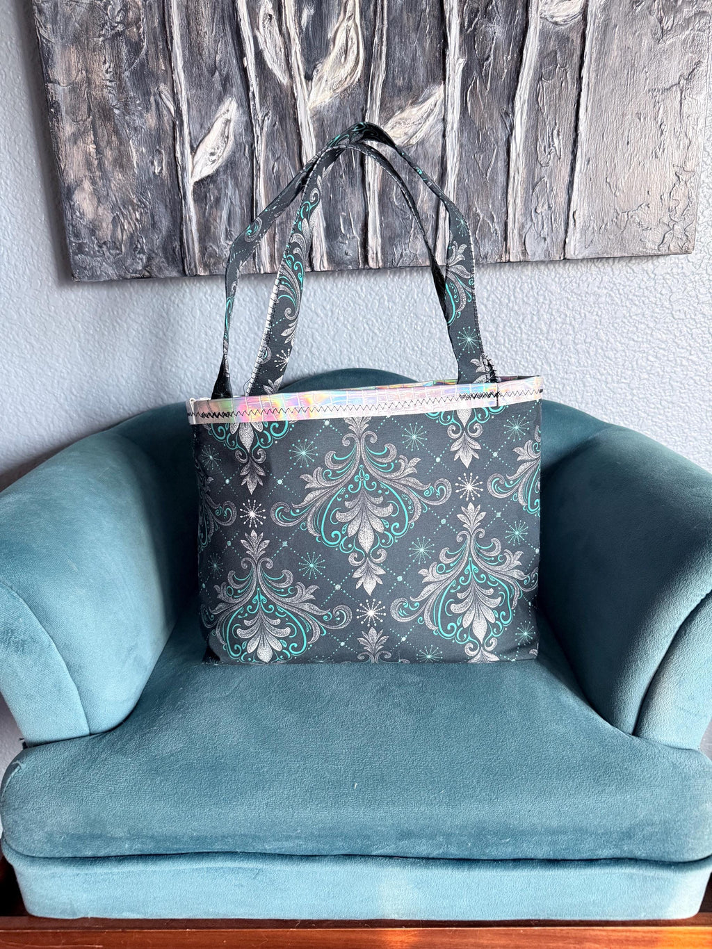Nautical themed tote with pocket