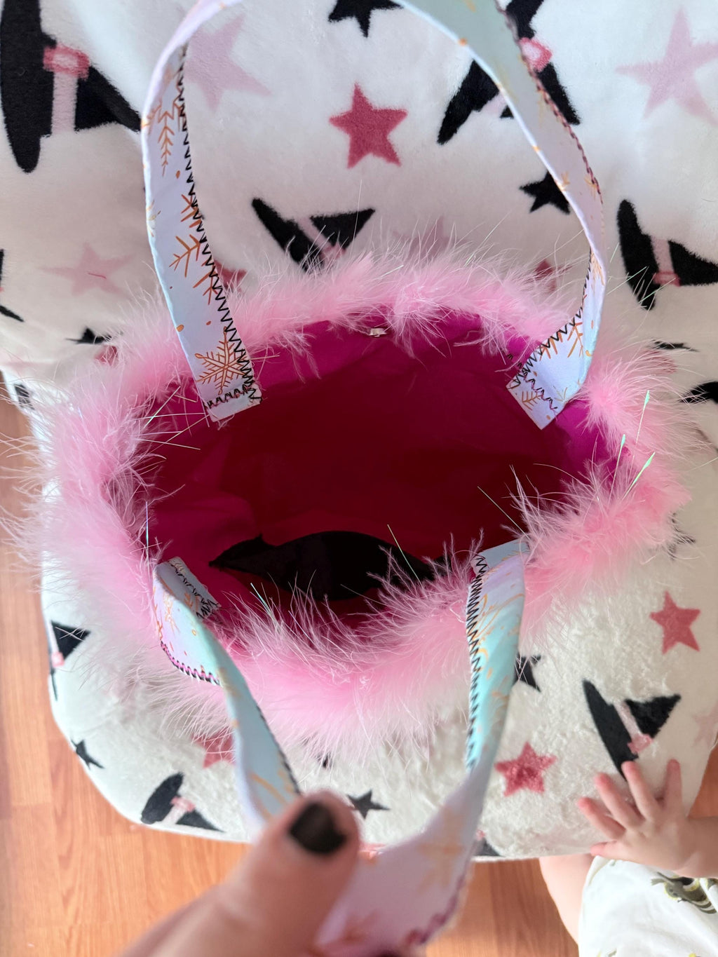 Pink snowflake winter purse
